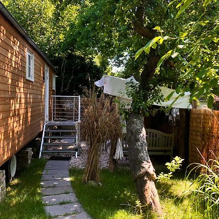 Zirkuswagen Mit Outdoor Whirlpool Und Garten Petershagen-Eggersdorf 外观 照片