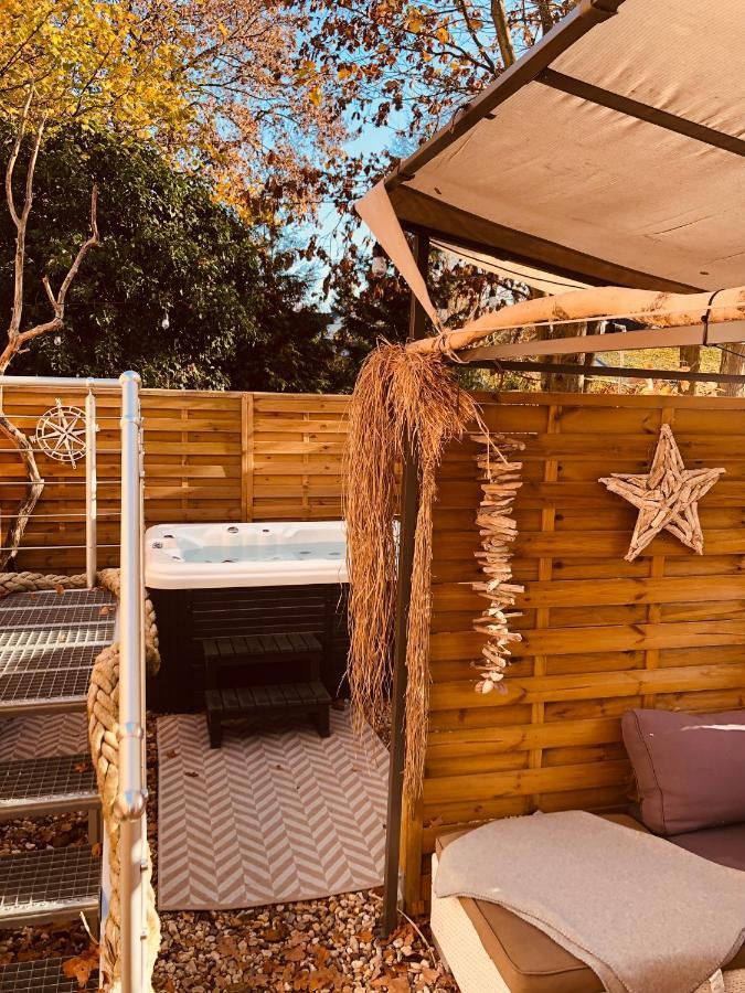 Zirkuswagen Mit Outdoor Whirlpool Und Garten Petershagen-Eggersdorf 外观 照片