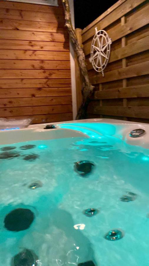Zirkuswagen Mit Outdoor Whirlpool Und Garten Petershagen-Eggersdorf 外观 照片