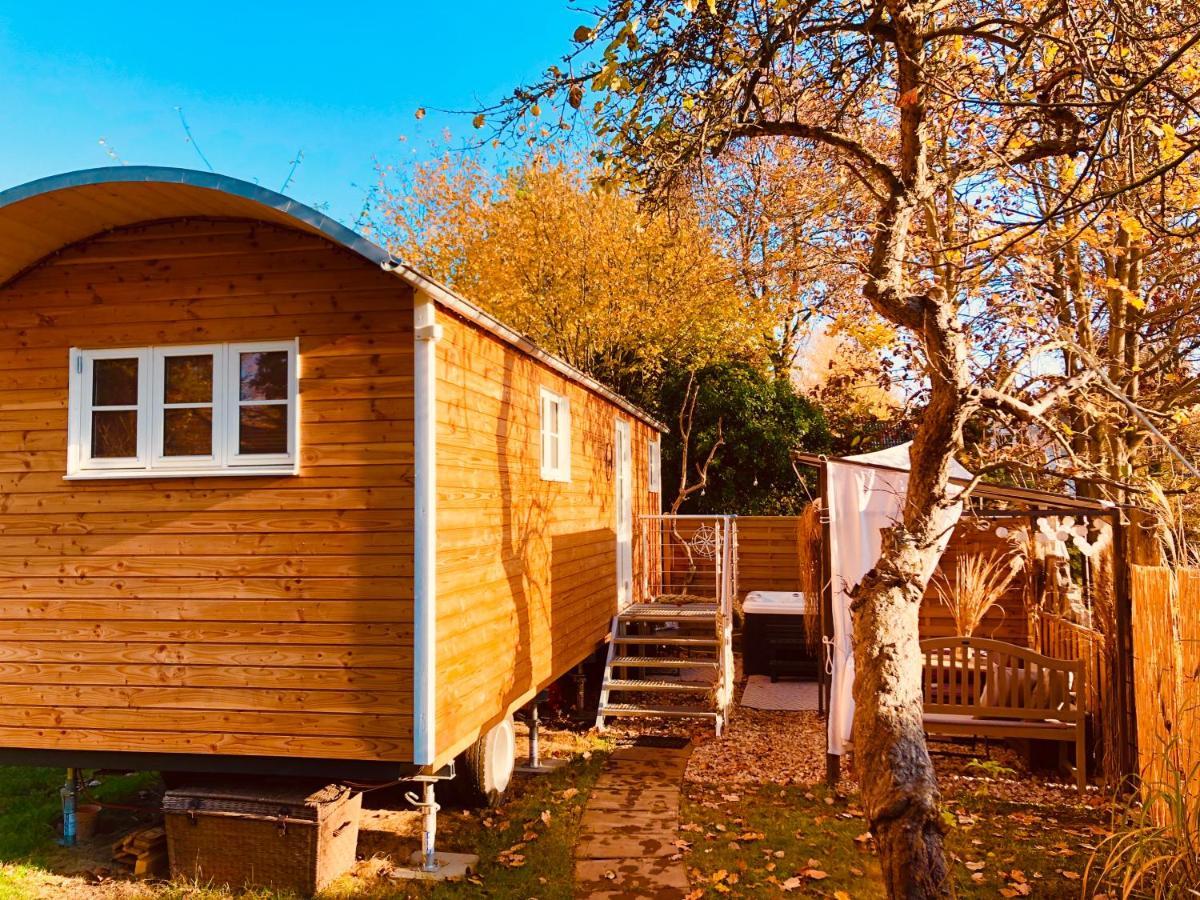 Zirkuswagen Mit Outdoor Whirlpool Und Garten Petershagen-Eggersdorf 外观 照片